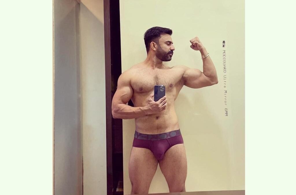 Wear less for more likes
